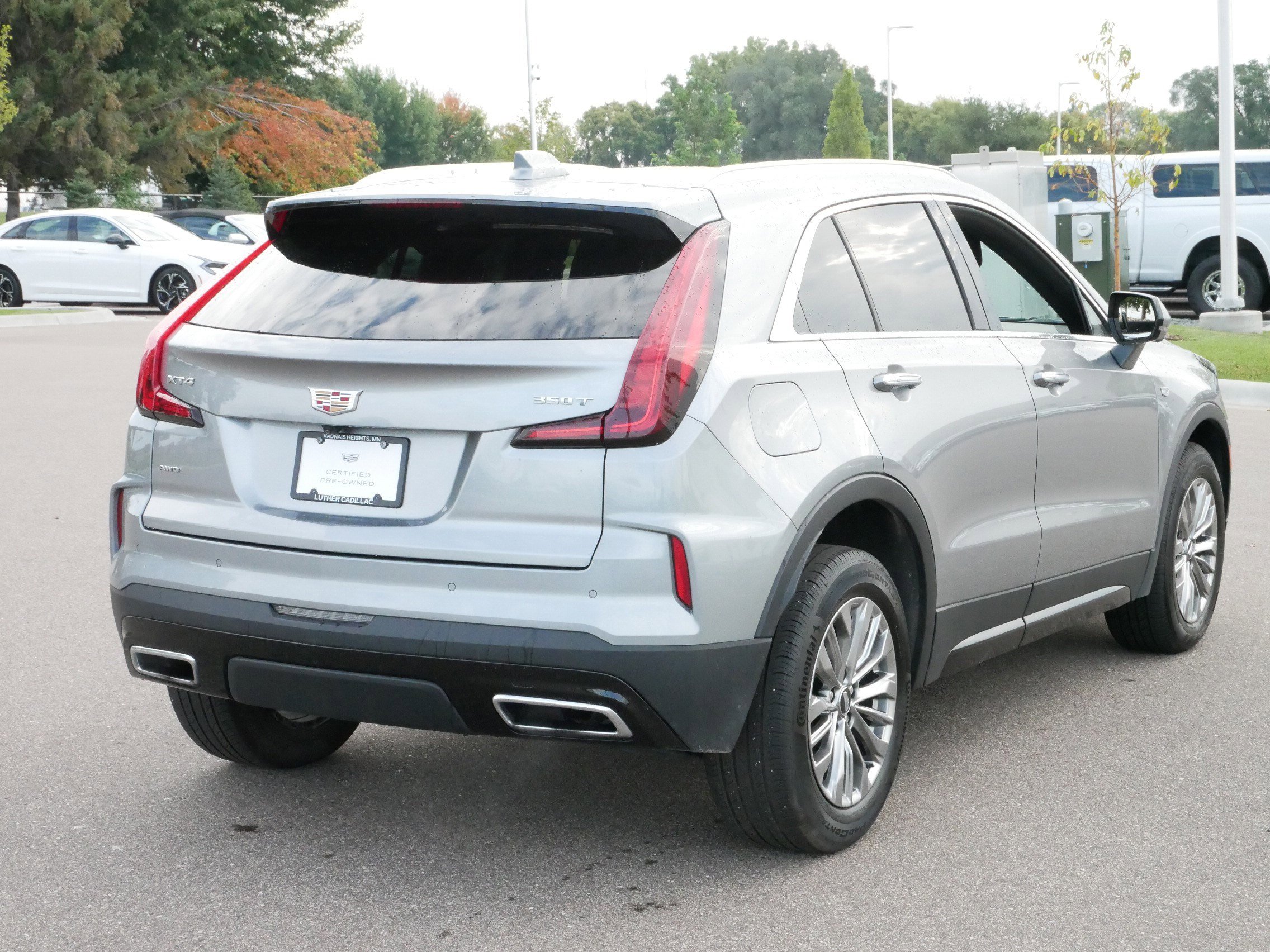 2025 Cadillac XT4 Premium Luxury photo 4