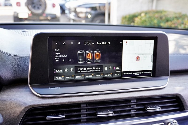 Used 2022 Silver Kia SX image 27