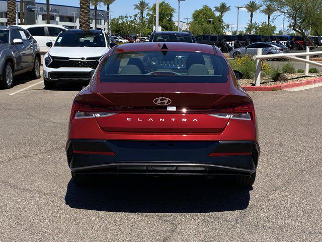 2025 Hyundai Elantra SEL Convenience photo 4