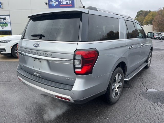 2022 Ford Expedition MAX Limited photo 2