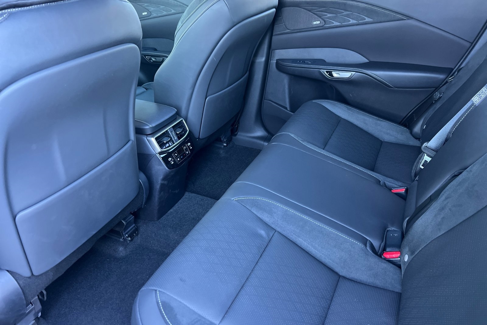 2025 Lexus RX 350 Luxury AWD photo 4