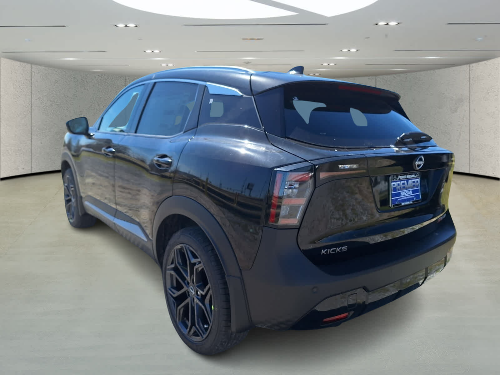 2025 Nissan Kicks SR photo 3