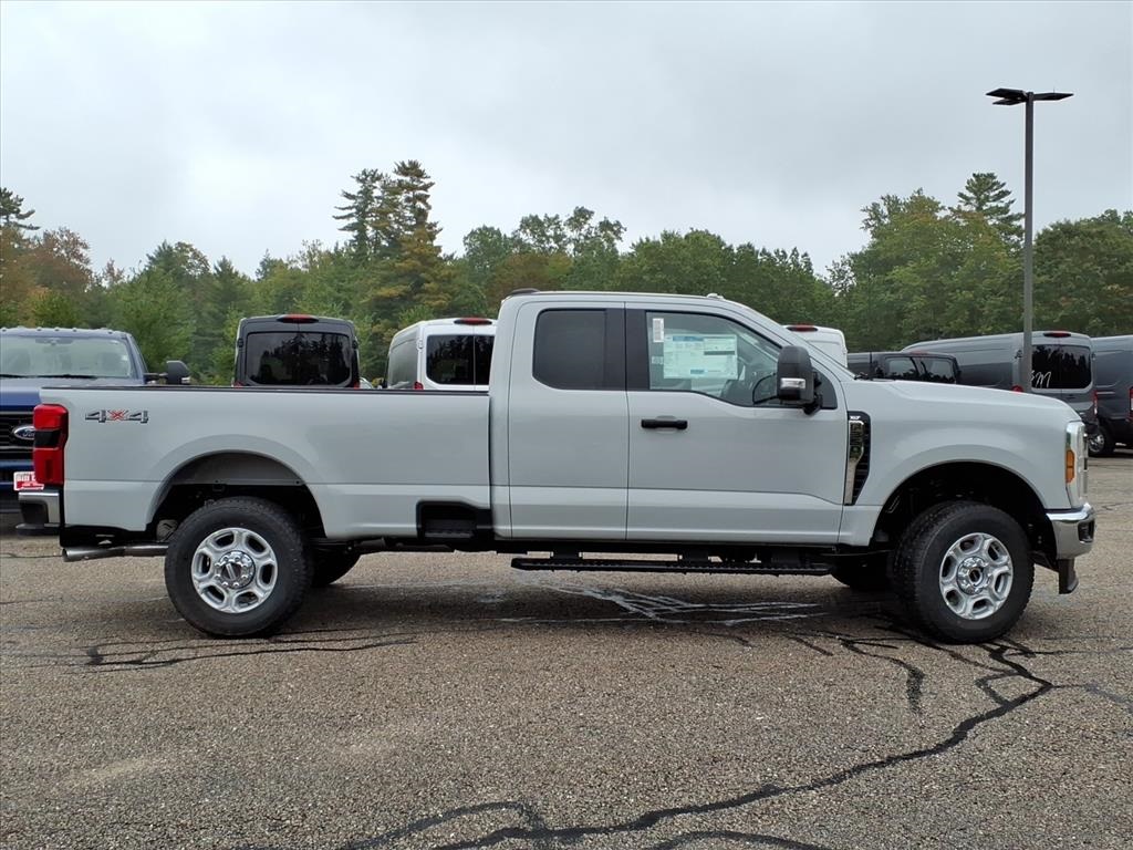 2026 Ford F-350 photo 2