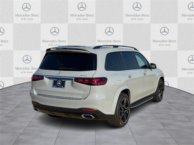 2026 Mercedes Benz GLS 450 4MATIC photo 2