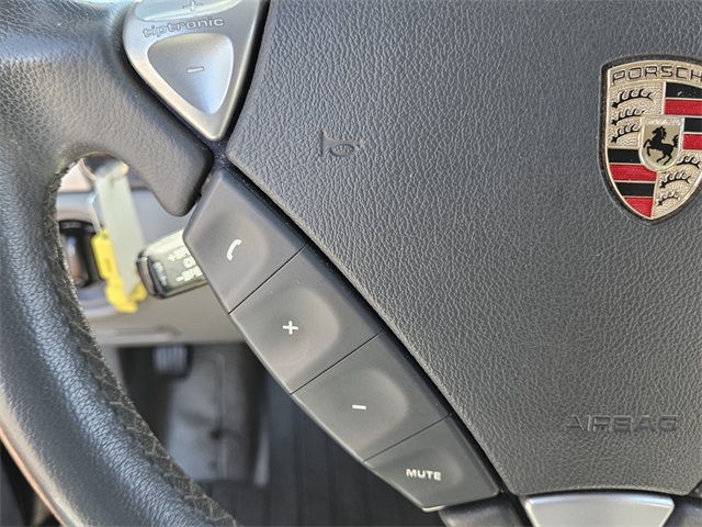2010 Porsche Cayenne Base photo 24