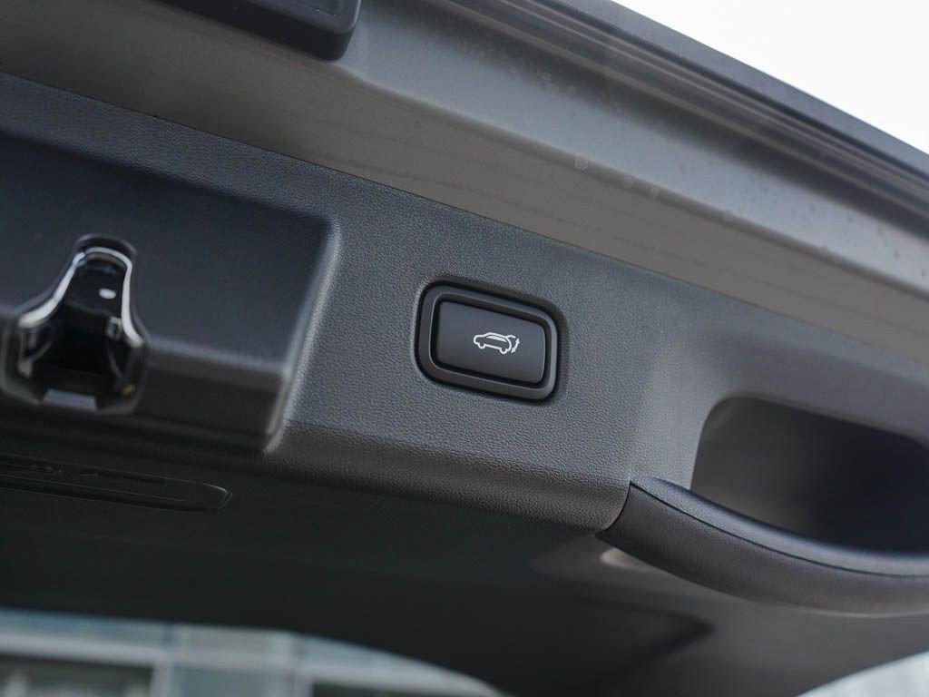 2025 Hyundai Tucson Limited photo 8