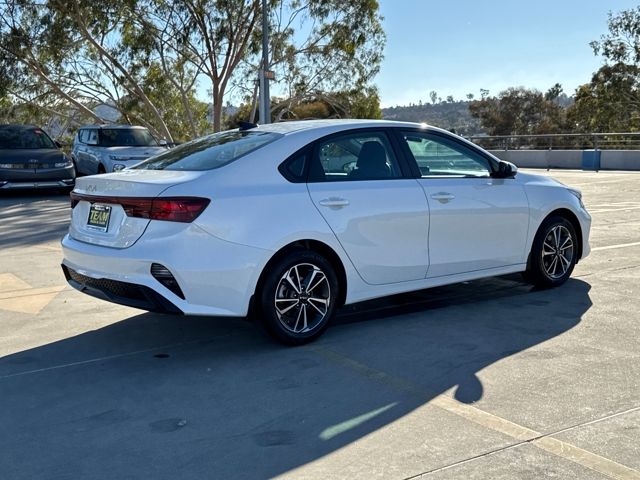 2023 Kia Forte LXS photo 2