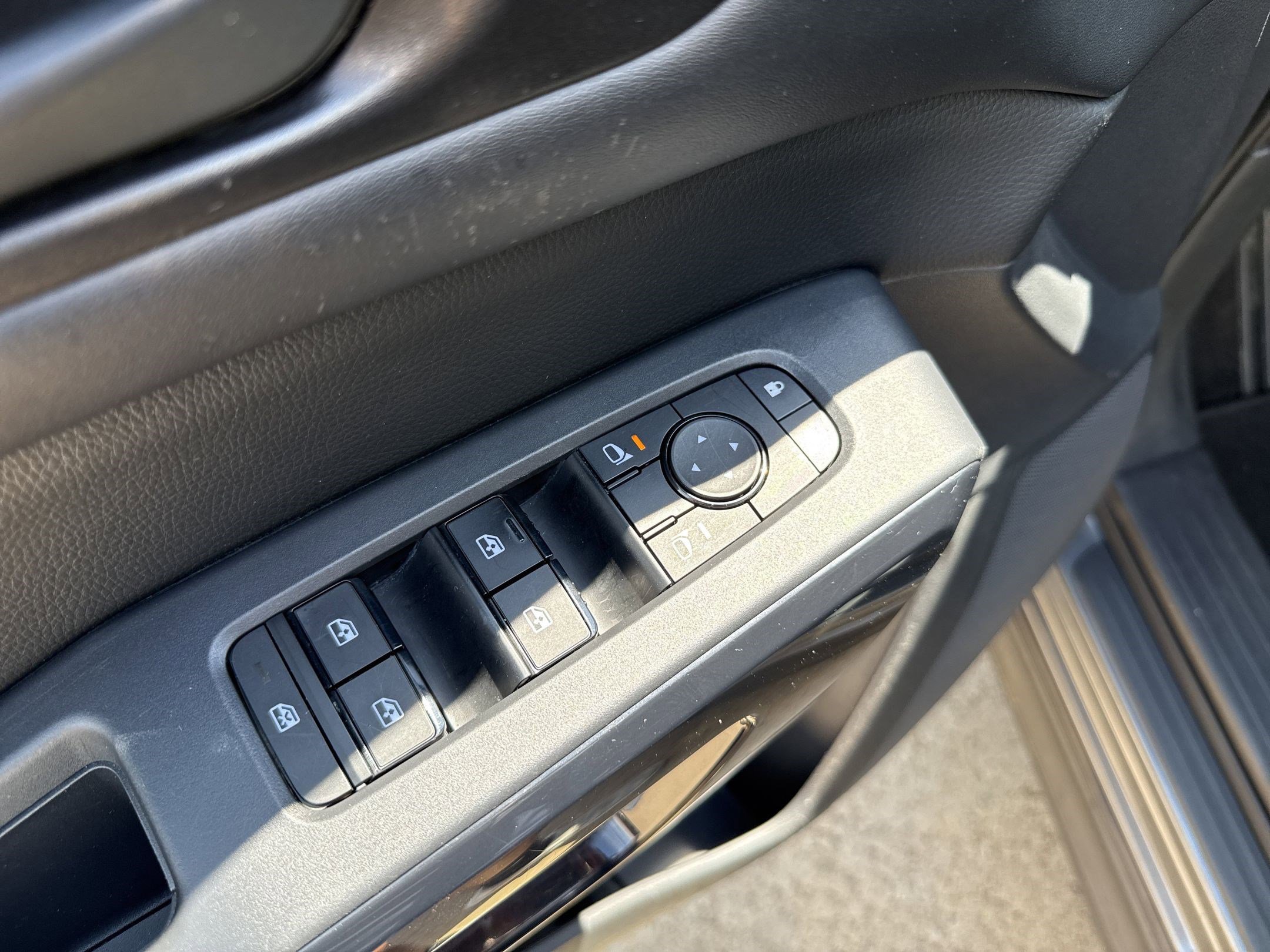 2023 Nissan Pathfinder S photo 12