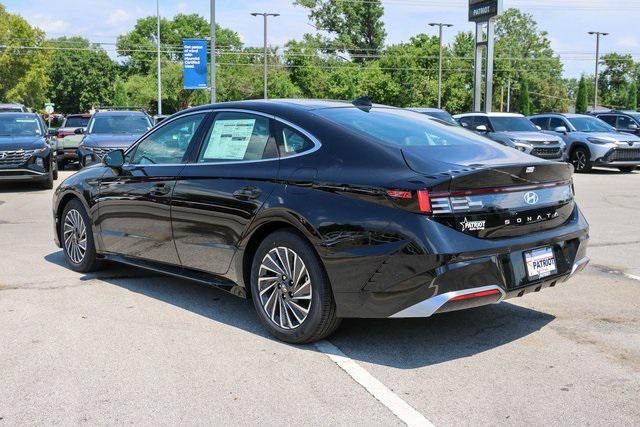 New 2025 Black Hyundai Limited image 3