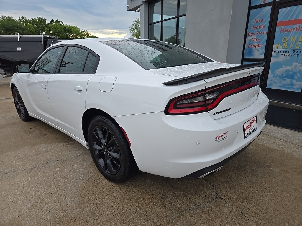2022 Dodge Charger SXT photo 7
