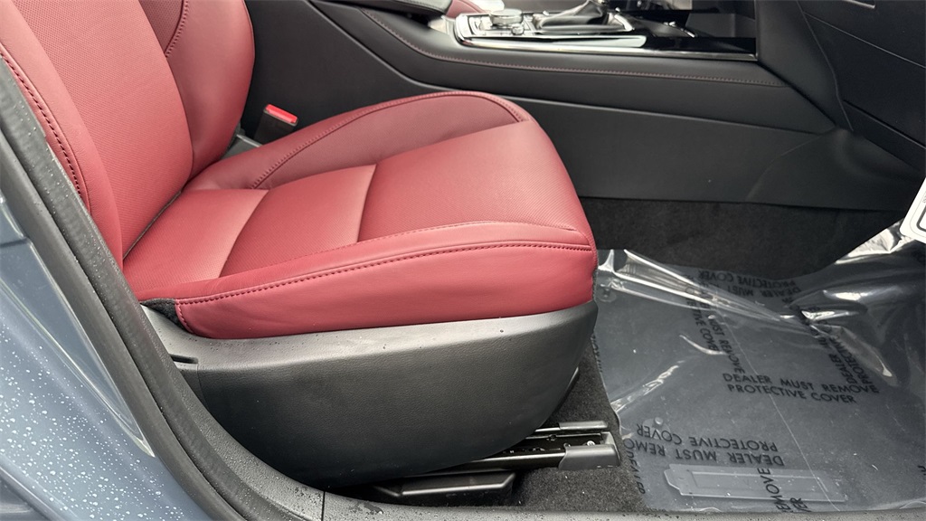 2025 Mazda CX-30 2.5 S Carbon photo 32