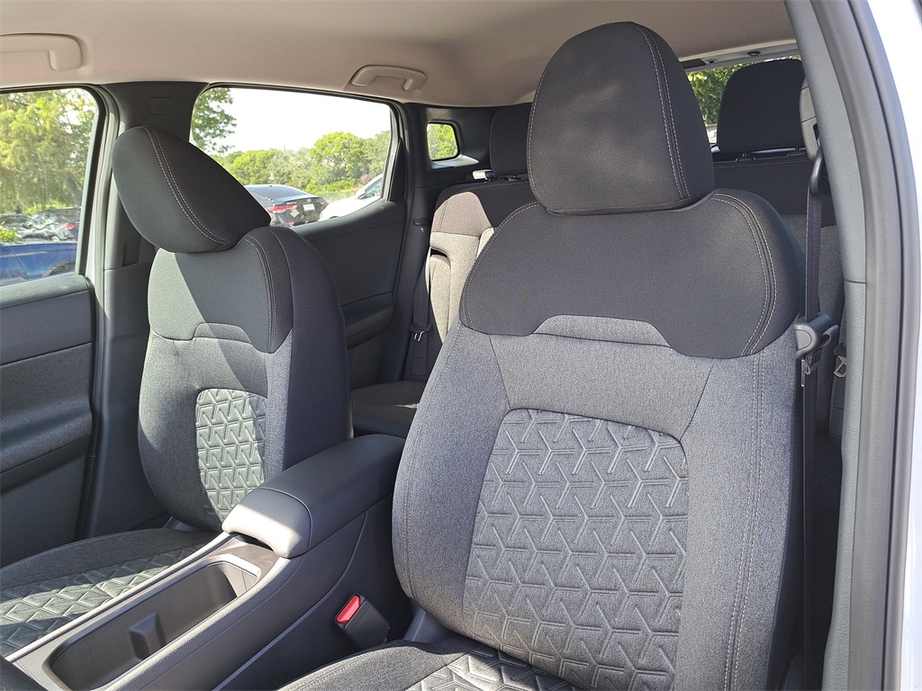 2026 Nissan Kicks SV photo 18