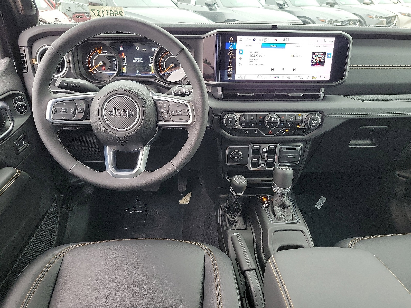 2025 Jeep Wrangler Sahara photo 4