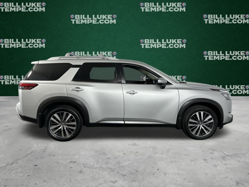 2022 Nissan Pathfinder Platinum photo 3