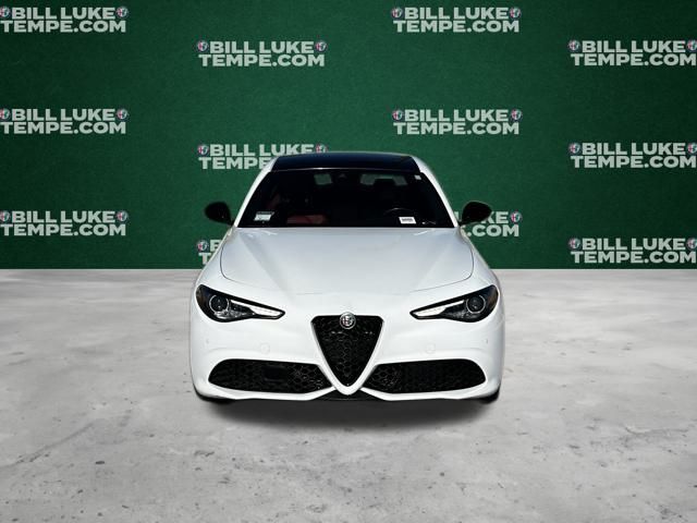 2022 Alfa Romeo Giulia Ti photo 2