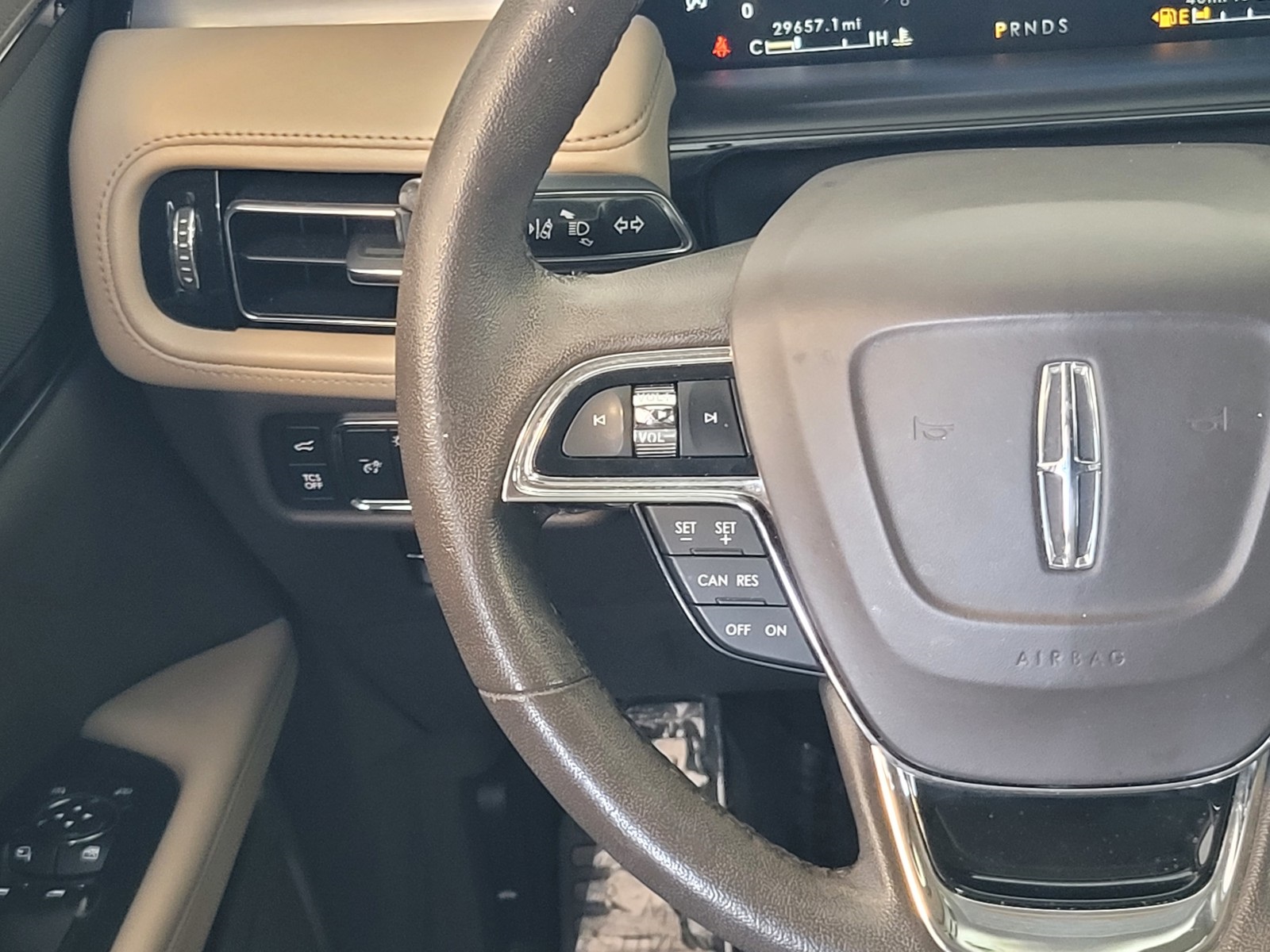 2022 Lincoln Nautilus Standard photo 13