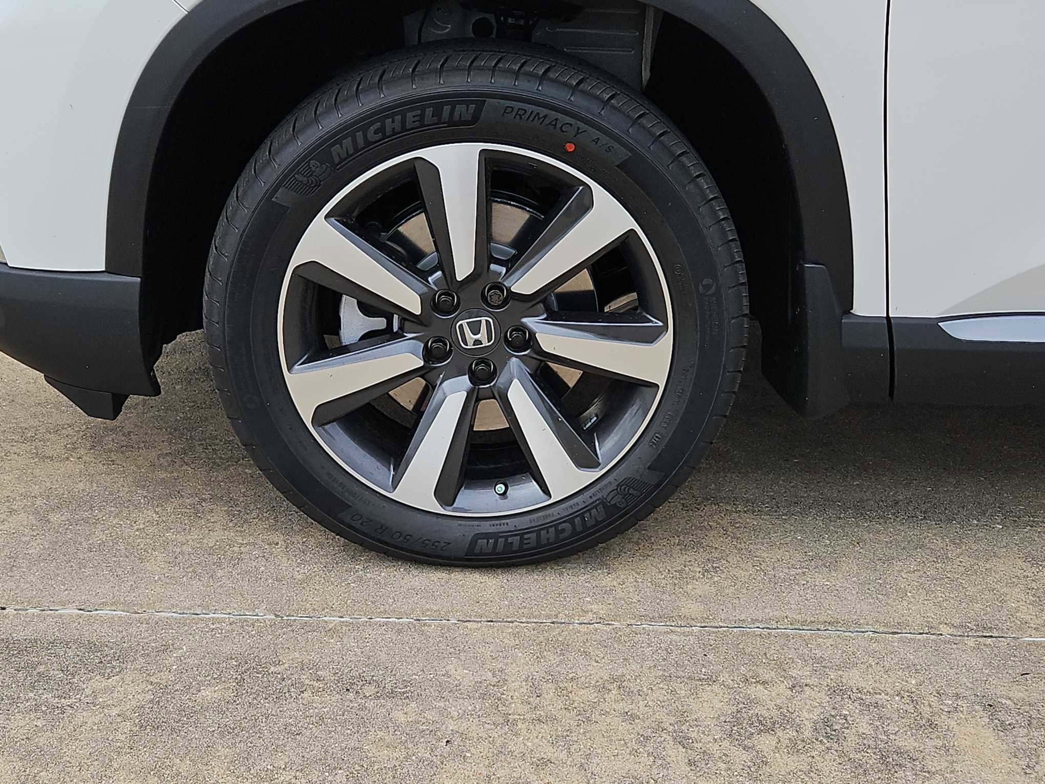 2025 Honda Pilot Touring photo 9