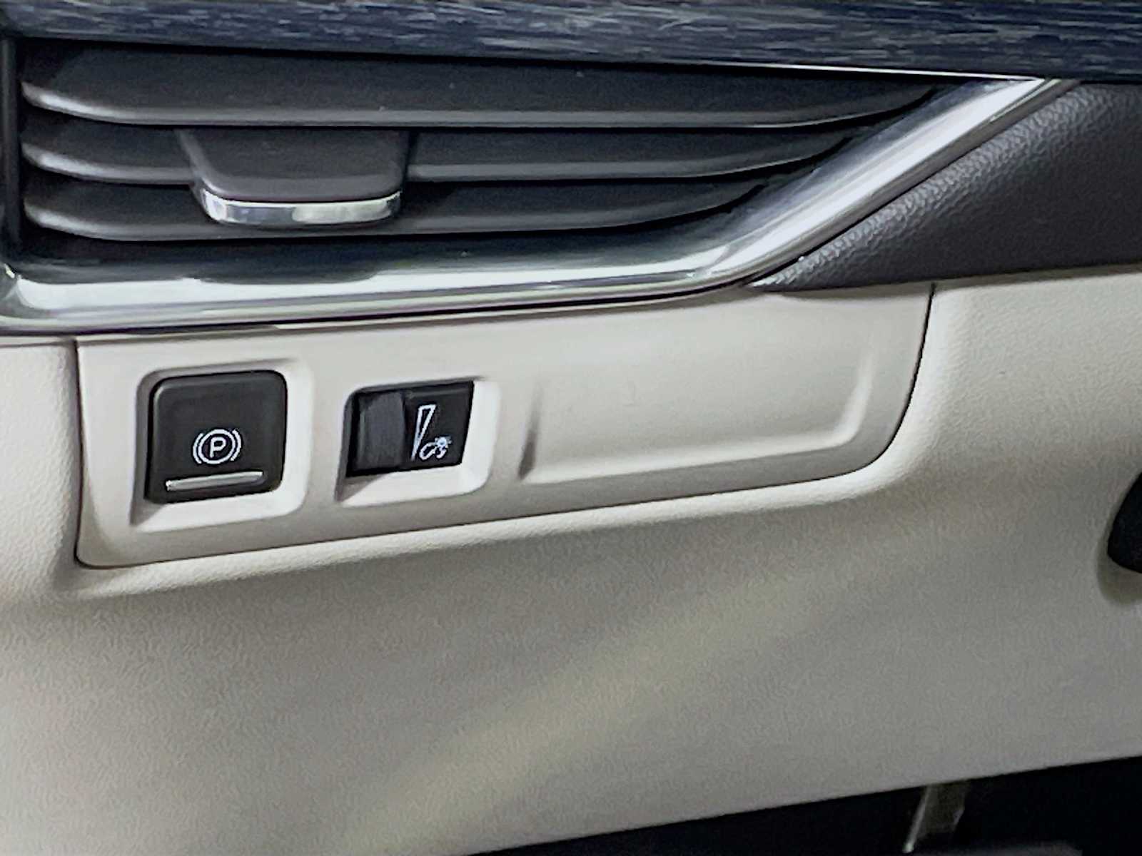 2021 Cadillac XT4 Premium Luxury photo 8