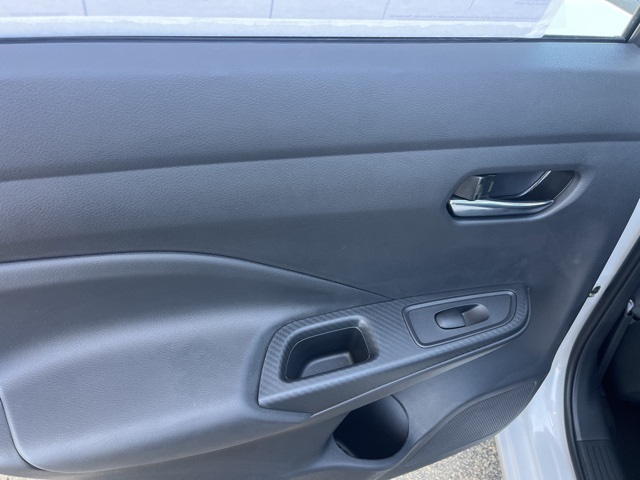 2025 Nissan Versa 1.6 SV photo 26
