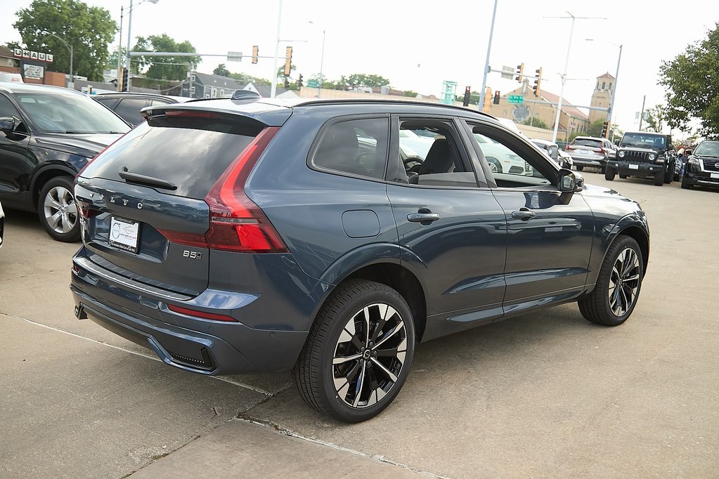 2026 VOLVO XC60 - Image 8