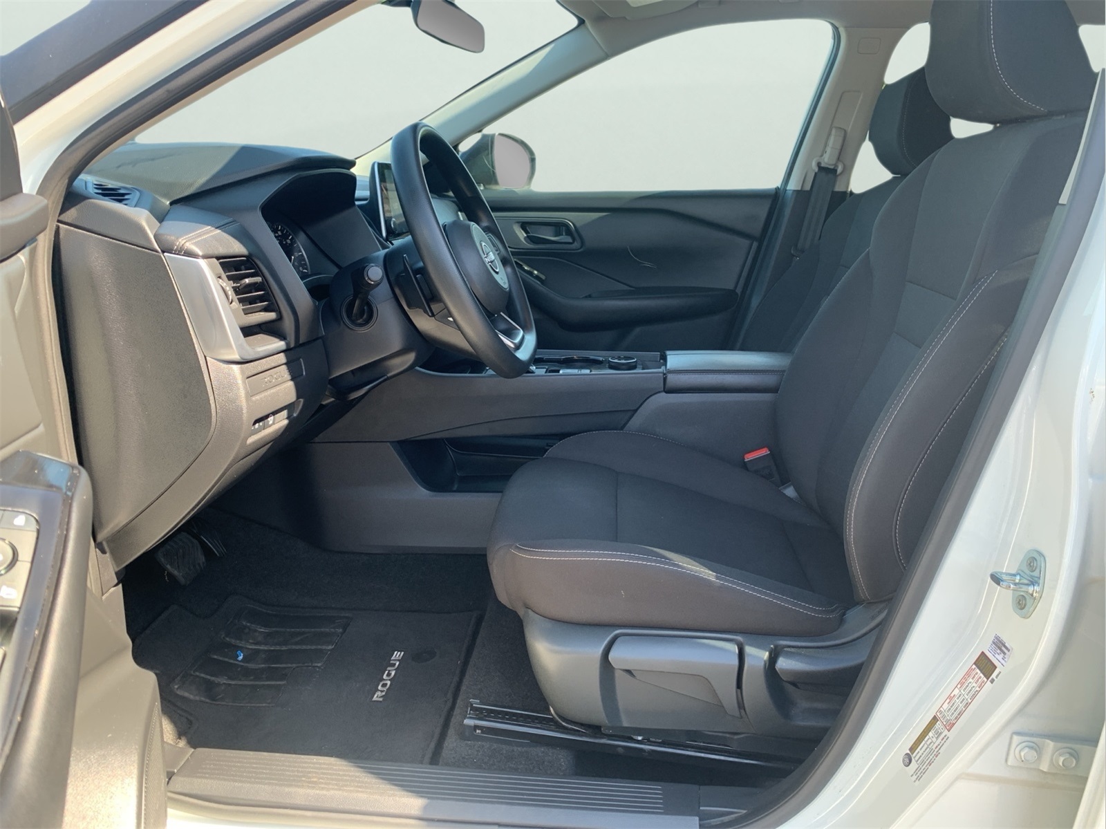 2024 Nissan Rogue S photo 13