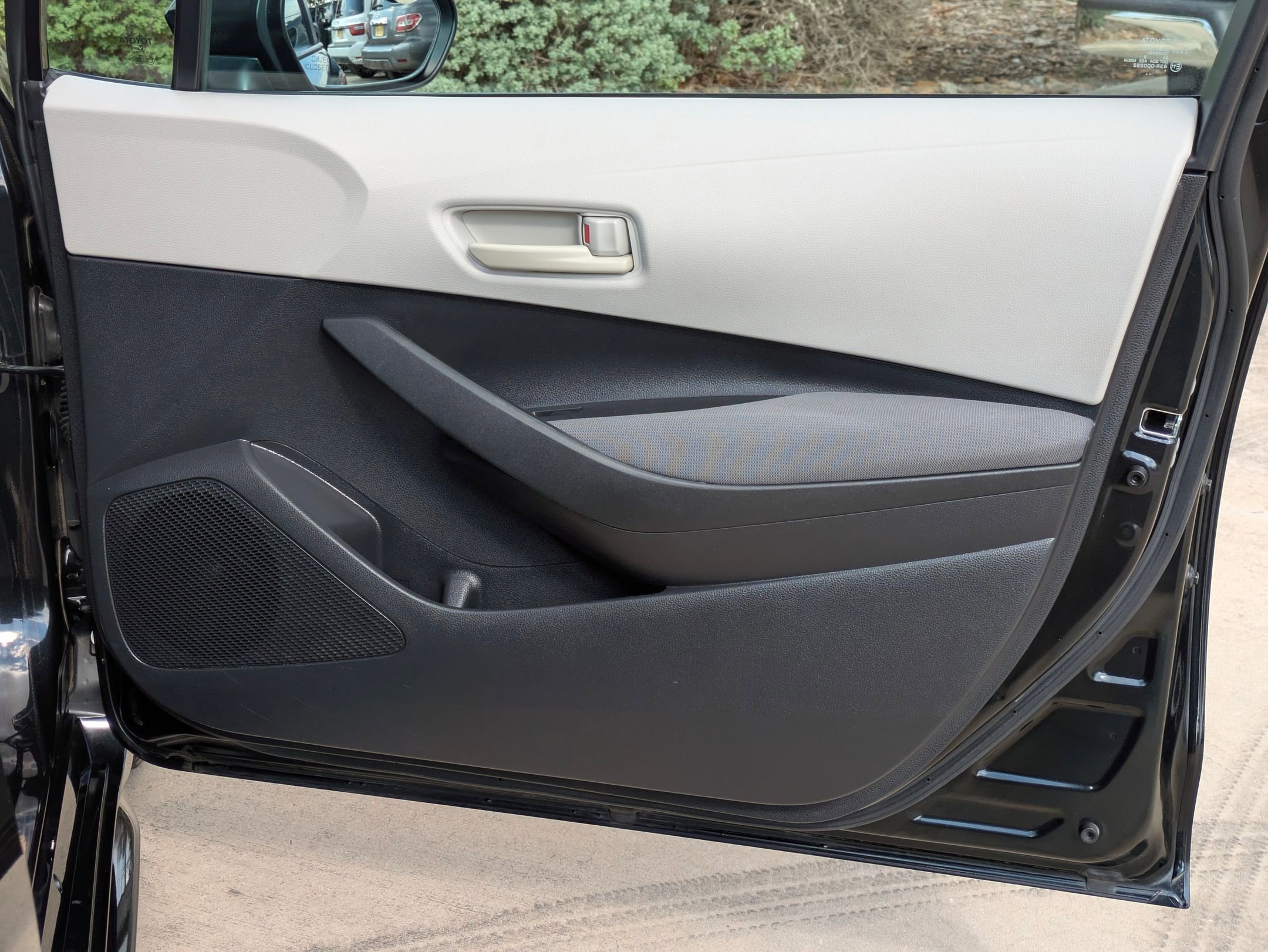 2022 Toyota Corolla LE photo 26