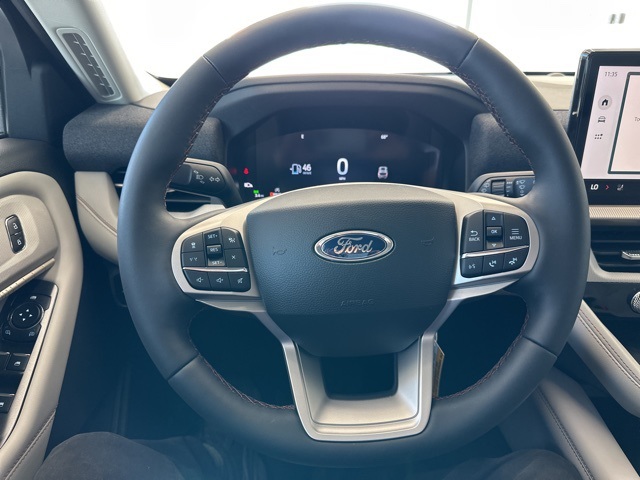 2025 Ford Explorer photo 10