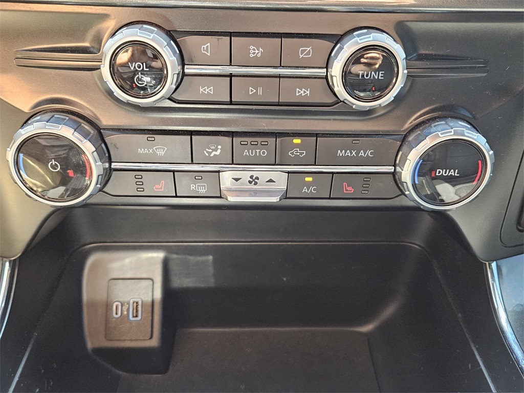 2023 Ford F-150 XLT photo 19