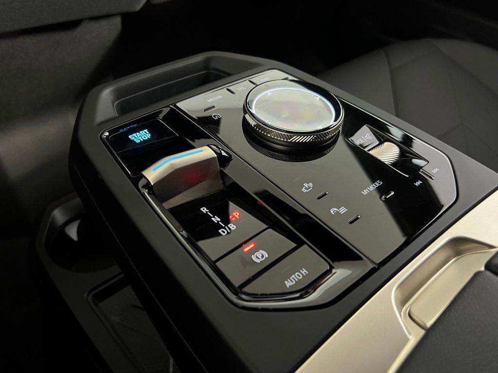 2024 Bmw iX photo 18