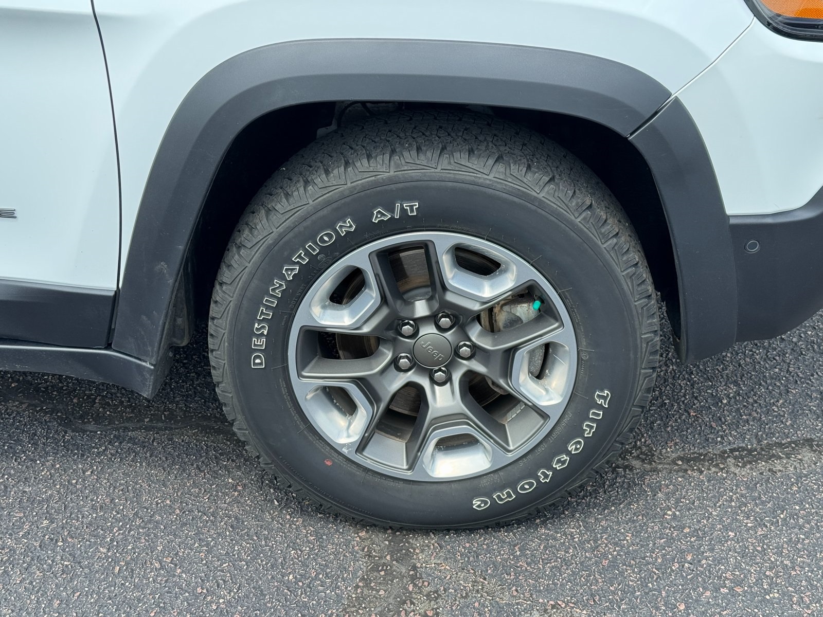 Used 2019 Jeep Cherokee Trailhawk Elite with VIN 1C4PJMBXXKD421684 for sale in Luverne, Minnesota