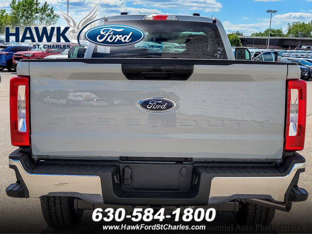 2025 FORD F-350 - Image 4