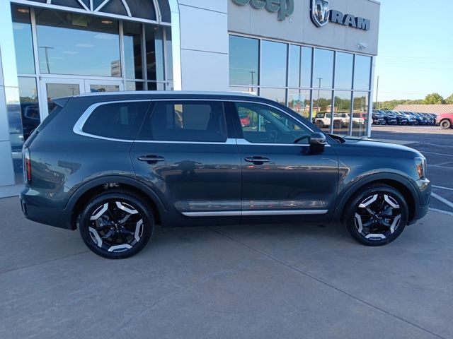 2024 Kia Telluride EX photo 3