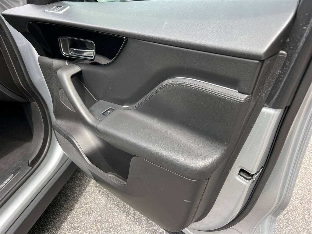 2020 Jaguar F-PACE Premium photo 12