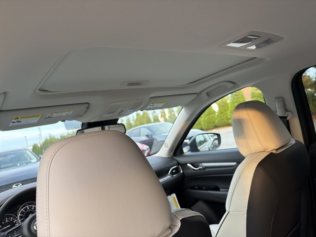 2025 Mazda CX-5 2.5 S Preferred photo 8