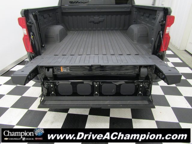 2023 Chevrolet Silverado RST photo 14