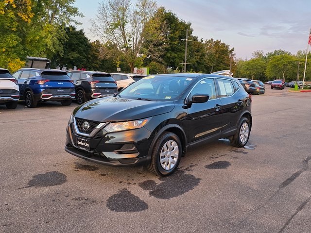 2020 Nissan Rogue Sport S photo 3
