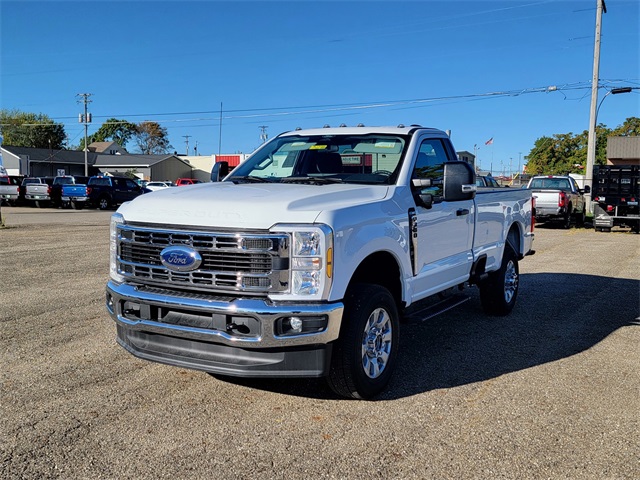 2024 Ford F-350 XLT photo 8