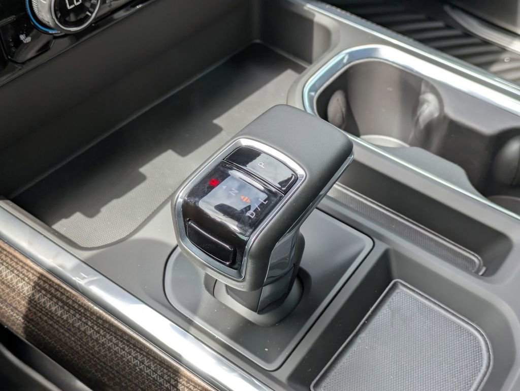 2025 Chevrolet Silverado 1500 LT photo 21