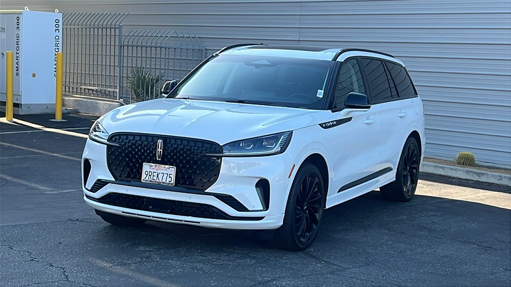 2025 Lincoln Aviator Reserve photo 3