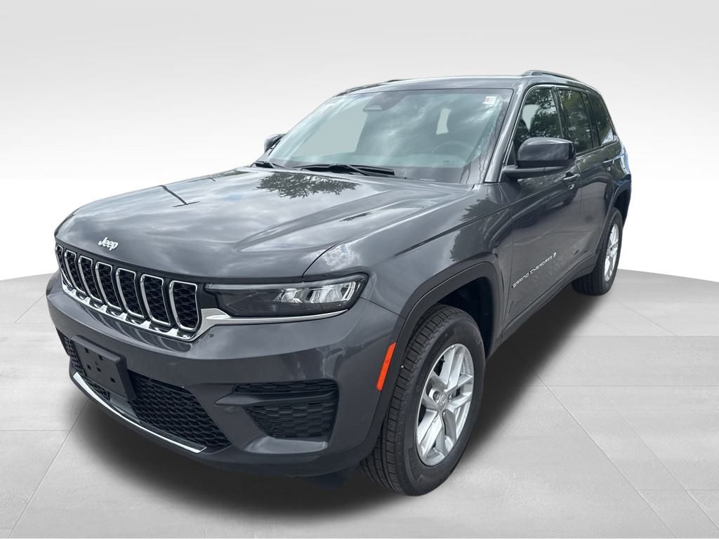 2025 Jeep Grand Cherokee Laredo X photo 3