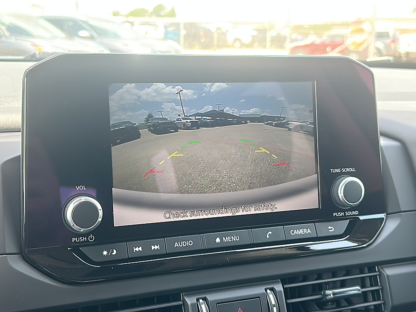 2025 Nissan Pathfinder S photo 11