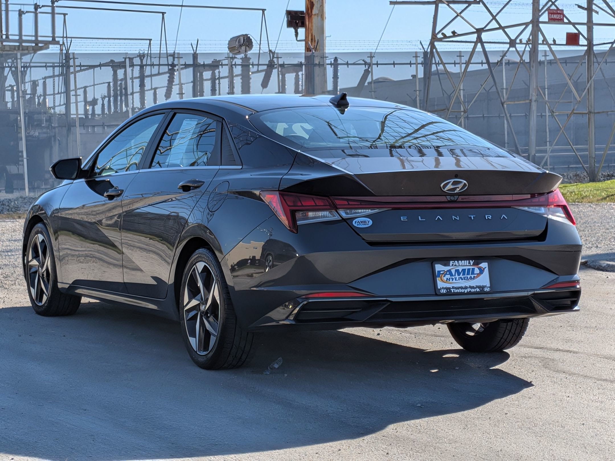 2021 Hyundai Elantra SEL photo 4