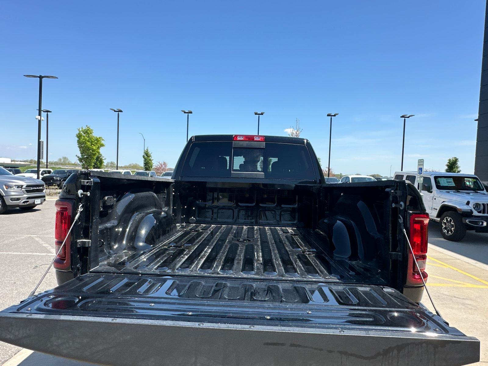 2025 Ram 2500 Tradesman photo 3