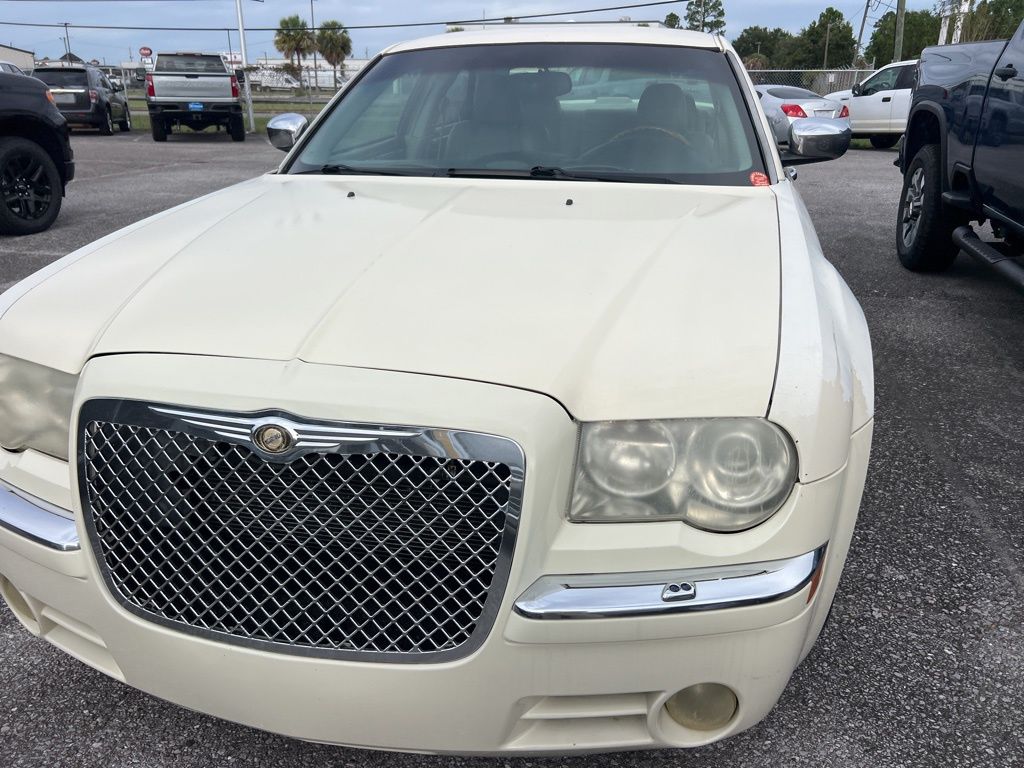 2005 Chrysler 300 C Base photo 2