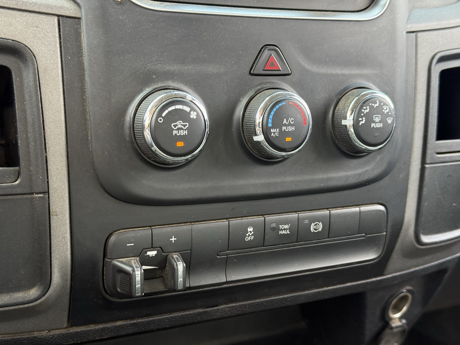 2016 Ram 3500 Tradesman photo 18