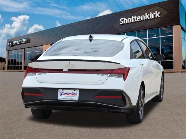 2025 Hyundai Elantra Hybrid SEL Sport photo 4