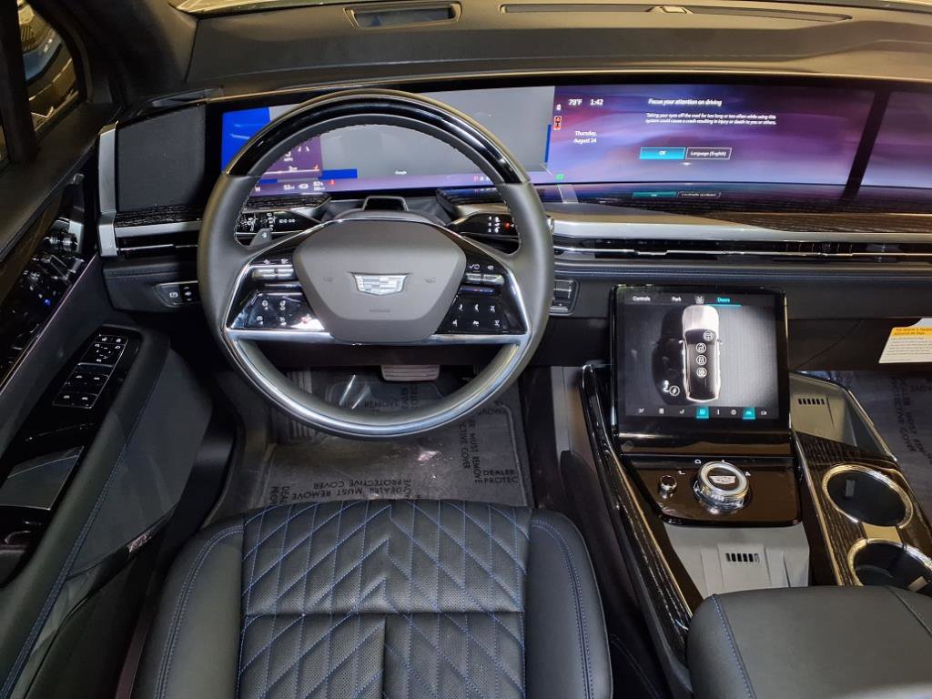 2026 Cadillac Escalade Luxury photo 9