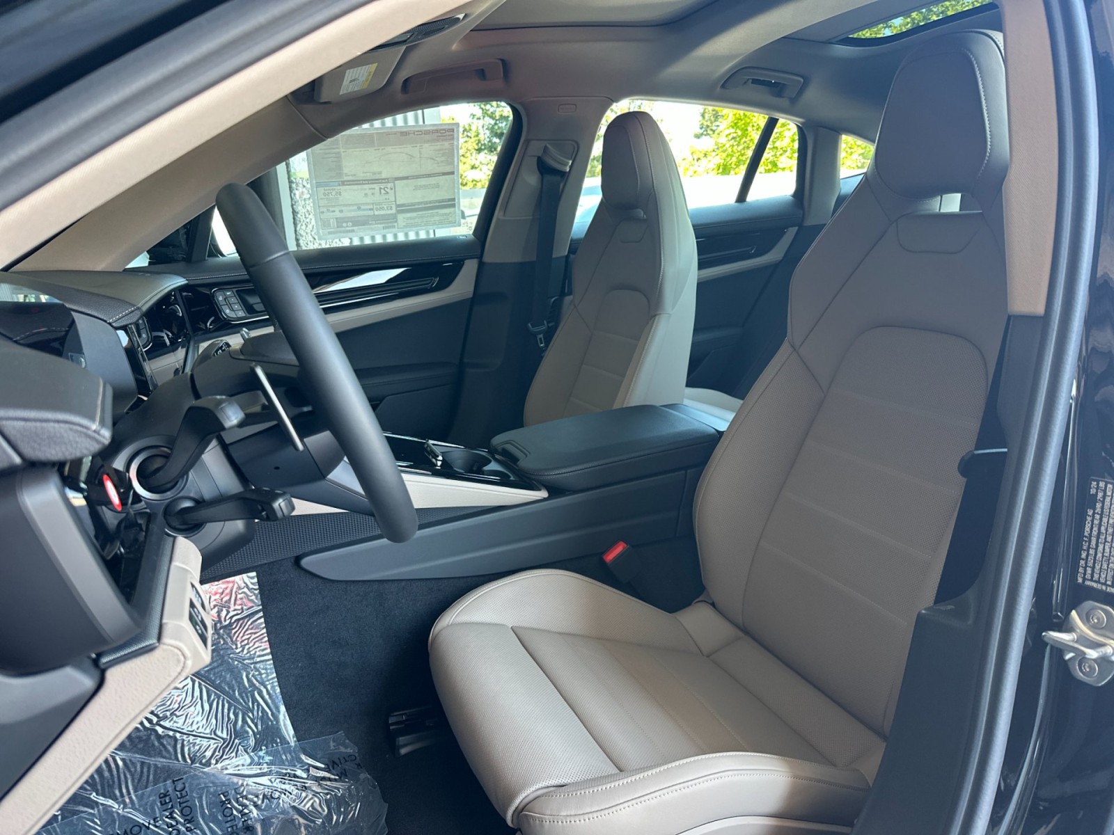 2025 Porsche Panamera 4 photo 6