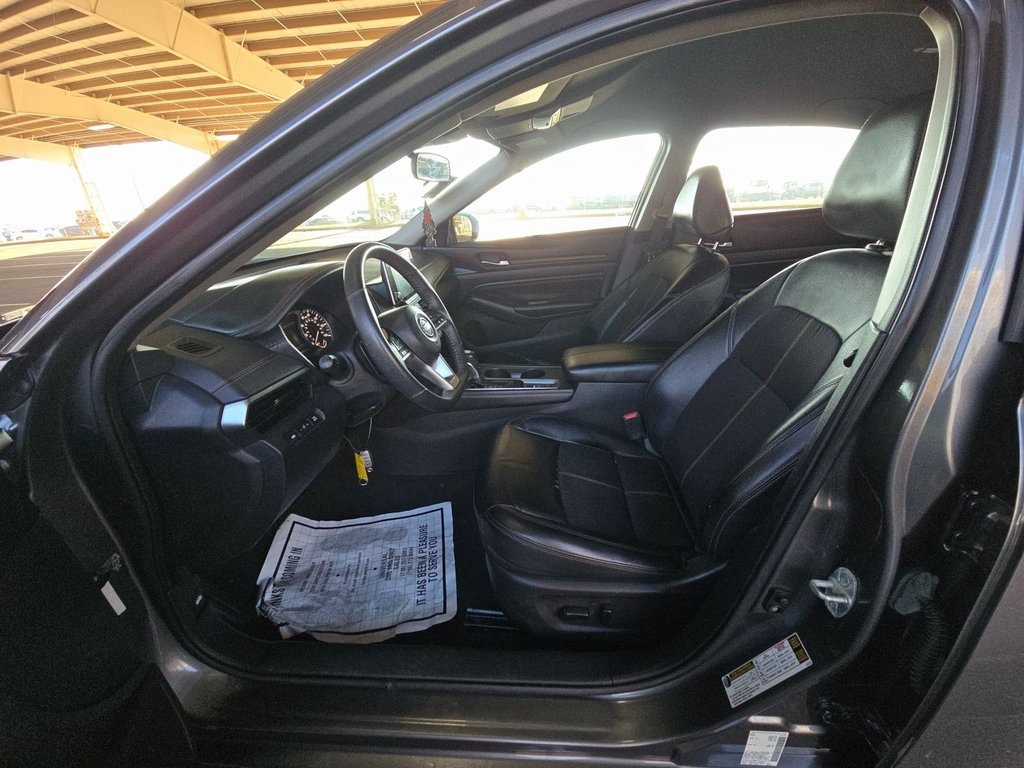 2021 Nissan Altima 2.5 SR photo 2