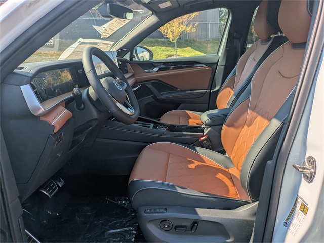 2025 Volkswagen Tiguan SEL R-Line Black photo 18